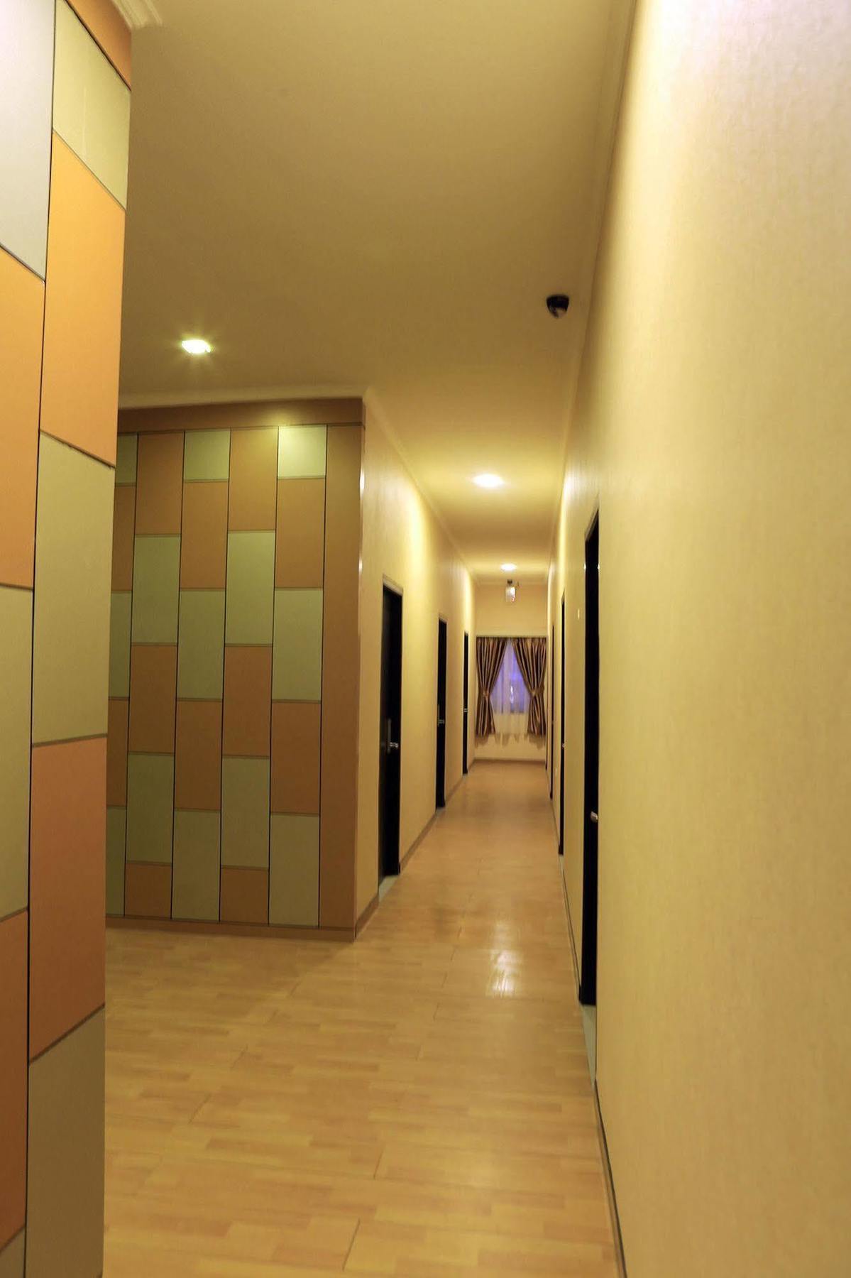 Hotel 55 Джакарта Экстерьер фото