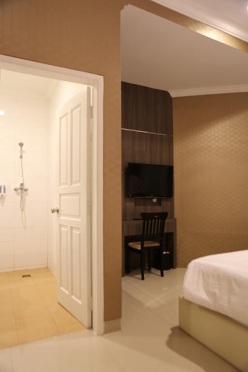 Hotel 55 Джакарта Экстерьер фото